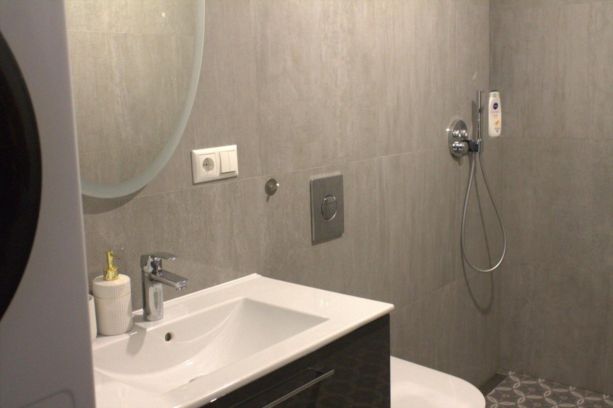 Giertmana Apartamenti Liepaja Luaran gambar